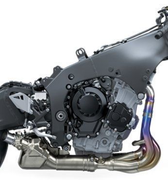 На фото двигатель мотоцикла Kawasaki Ninja ZX-10R 2022 года